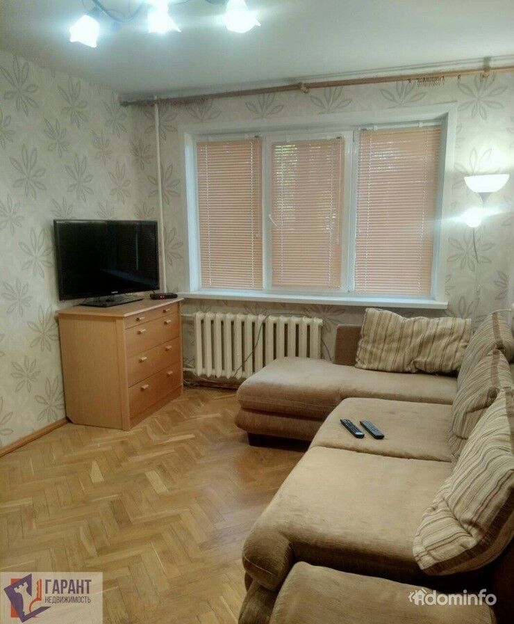 Продается уютная ,светлая 3- комнатная квартира возле метро Могилевская( 5 мин ,пешком) — фото 1