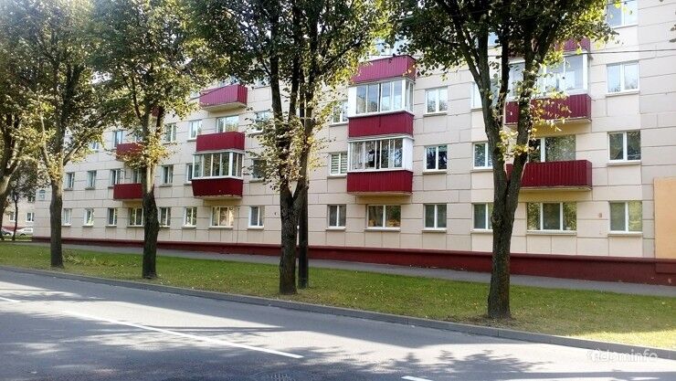 Бюджетная 2 комнатная квартира возле метро Грушевка! — фото 1