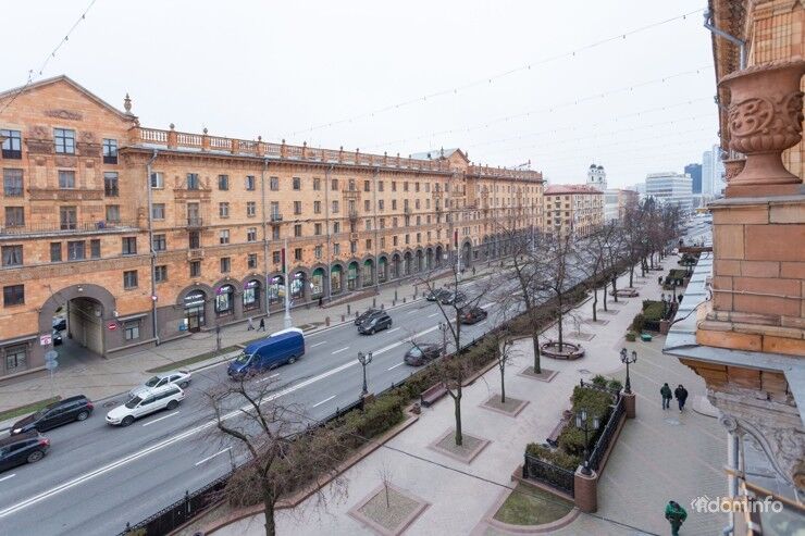 Современная однокомнатная квартира возле Ратуши в историческом центре Минска — фото 6