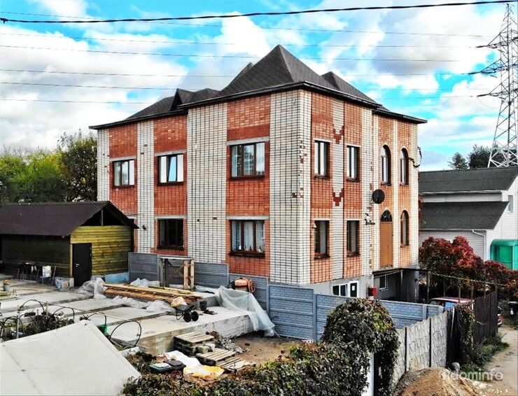 Продам 3-зтажный коттедж в г. Минске ул. Южная, 22А (р-н Степянка) — фото 1